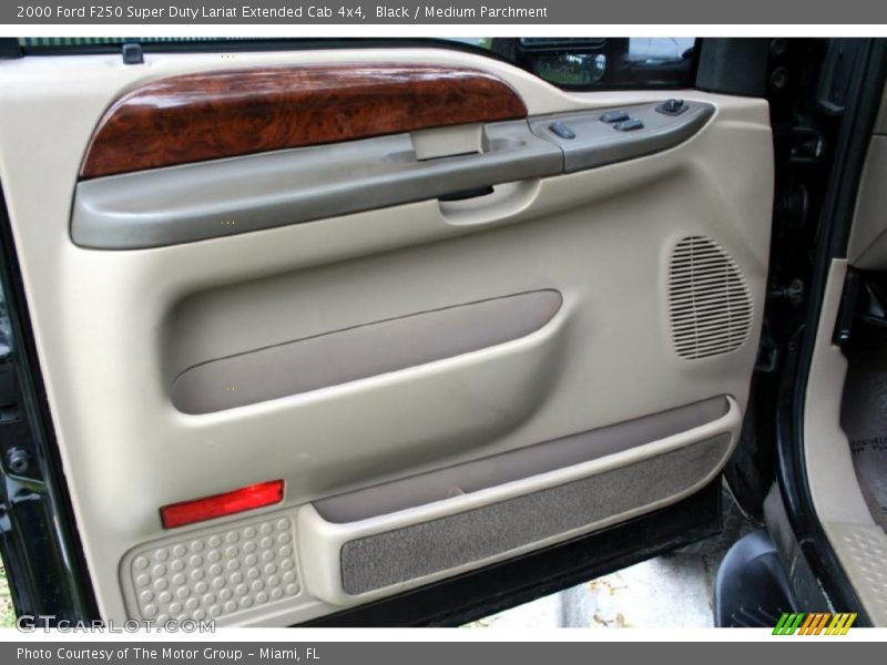 Door Panel of 2000 F250 Super Duty Lariat Extended Cab 4x4