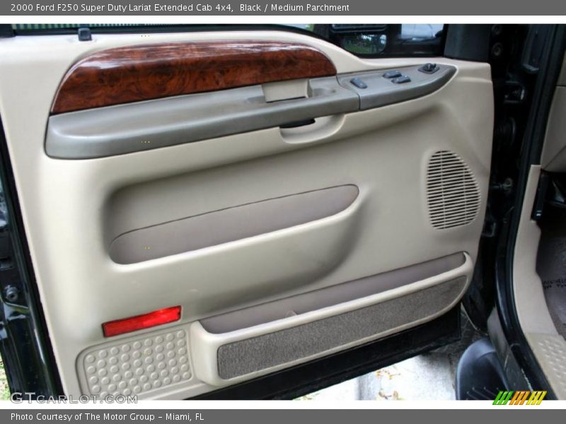 Door Panel of 2000 F250 Super Duty Lariat Extended Cab 4x4