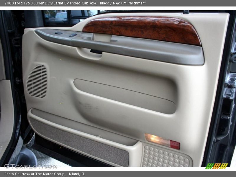 Door Panel of 2000 F250 Super Duty Lariat Extended Cab 4x4