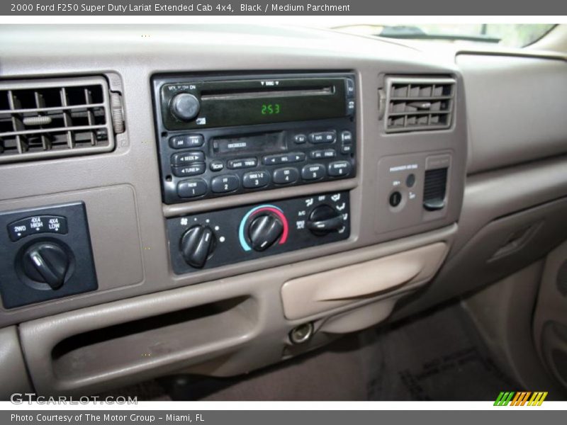 Controls of 2000 F250 Super Duty Lariat Extended Cab 4x4