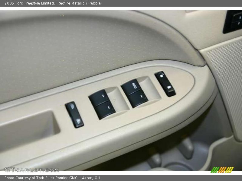 Redfire Metallic / Pebble 2005 Ford Freestyle Limited