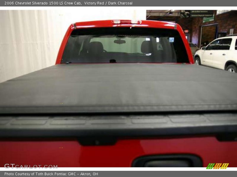 Victory Red / Dark Charcoal 2006 Chevrolet Silverado 1500 LS Crew Cab