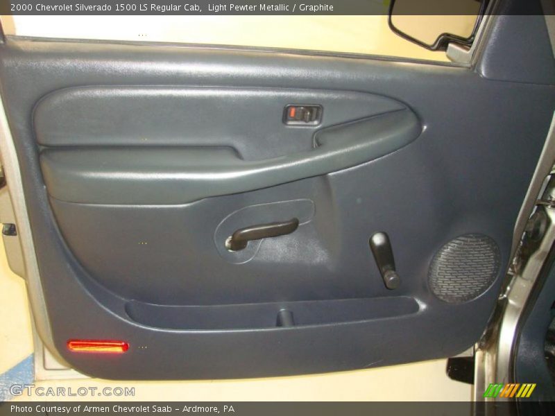 Light Pewter Metallic / Graphite 2000 Chevrolet Silverado 1500 LS Regular Cab