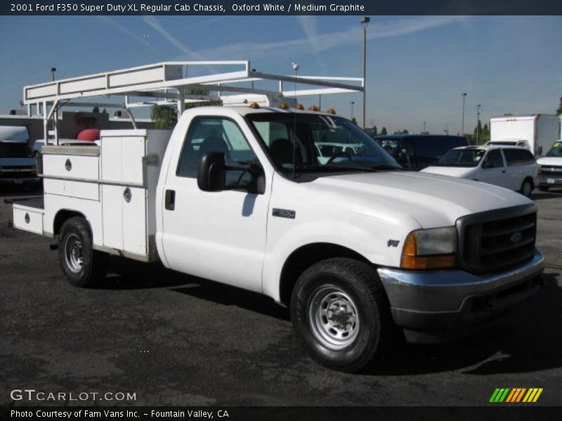 Oxford White / Medium Graphite 2001 Ford F350 Super Duty XL Regular Cab Chassis