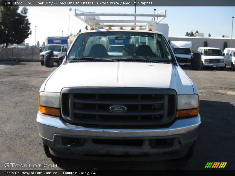 Oxford White / Medium Graphite 2001 Ford F350 Super Duty XL Regular Cab Chassis