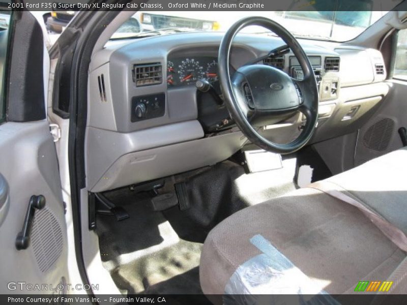Oxford White / Medium Graphite 2001 Ford F350 Super Duty XL Regular Cab Chassis