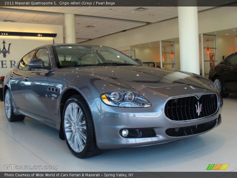 Grigio Alfieri (Grey) / Pearl Beige 2011 Maserati Quattroporte S