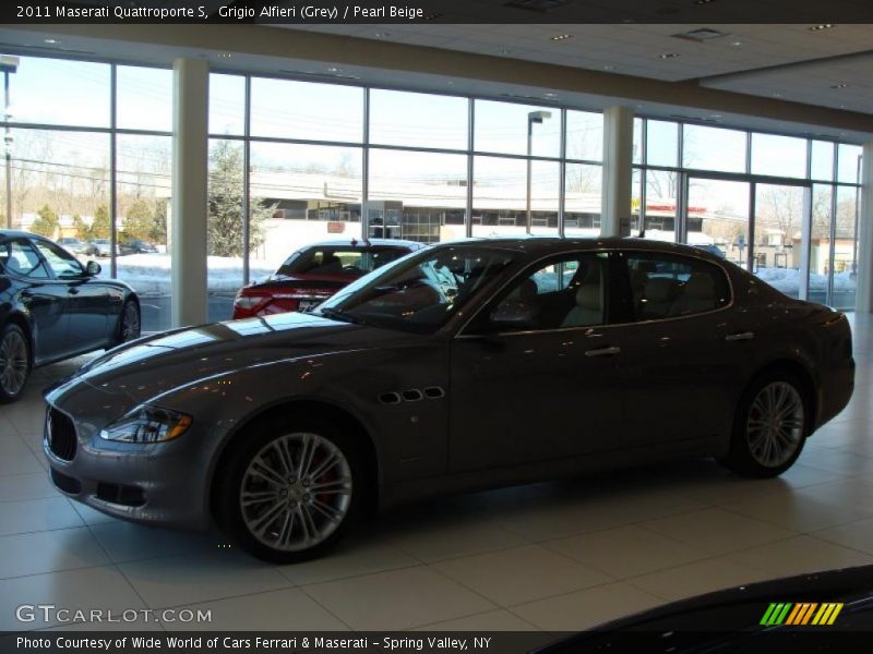 Grigio Alfieri (Grey) / Pearl Beige 2011 Maserati Quattroporte S