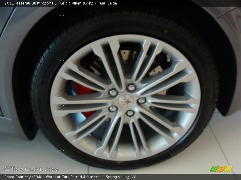 Grigio Alfieri (Grey) / Pearl Beige 2011 Maserati Quattroporte S