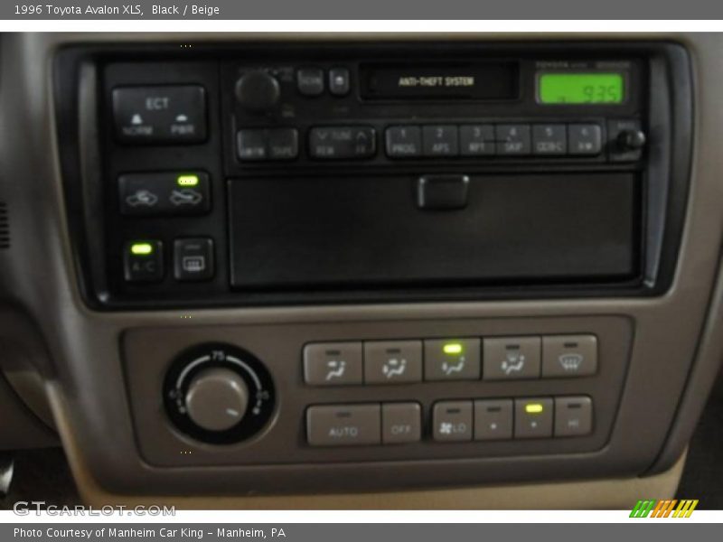 Black / Beige 1996 Toyota Avalon XLS