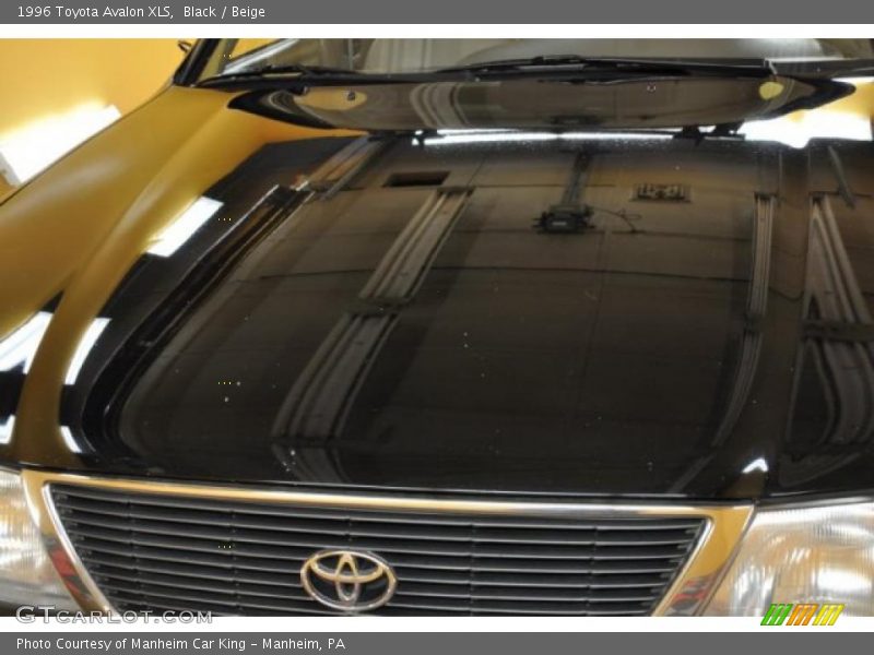 Black / Beige 1996 Toyota Avalon XLS