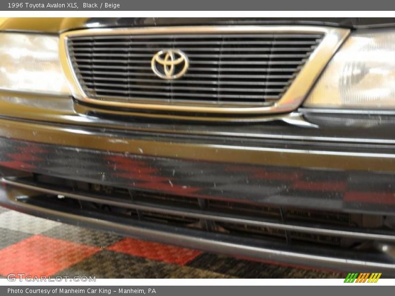 Black / Beige 1996 Toyota Avalon XLS