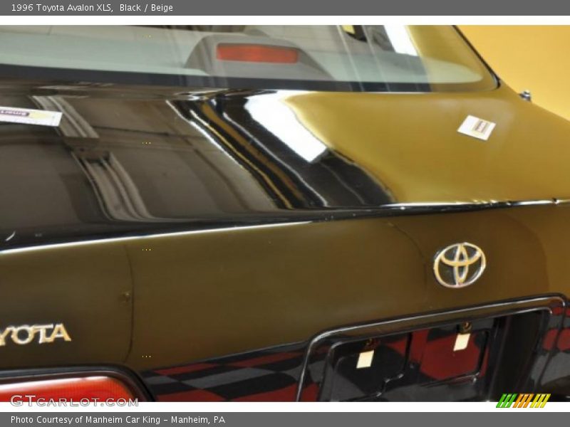 Black / Beige 1996 Toyota Avalon XLS