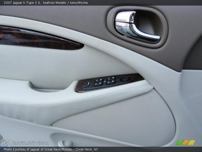 Seafrost Metallic / Ivory/Mocha 2007 Jaguar S-Type 3.0