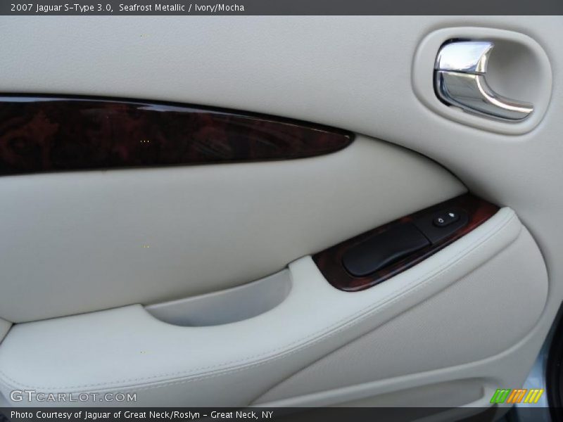 Seafrost Metallic / Ivory/Mocha 2007 Jaguar S-Type 3.0