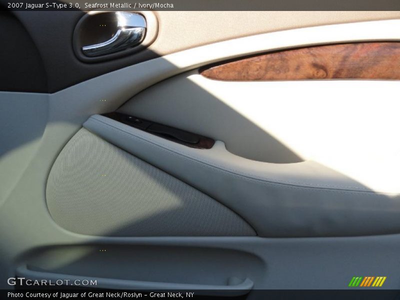 Seafrost Metallic / Ivory/Mocha 2007 Jaguar S-Type 3.0