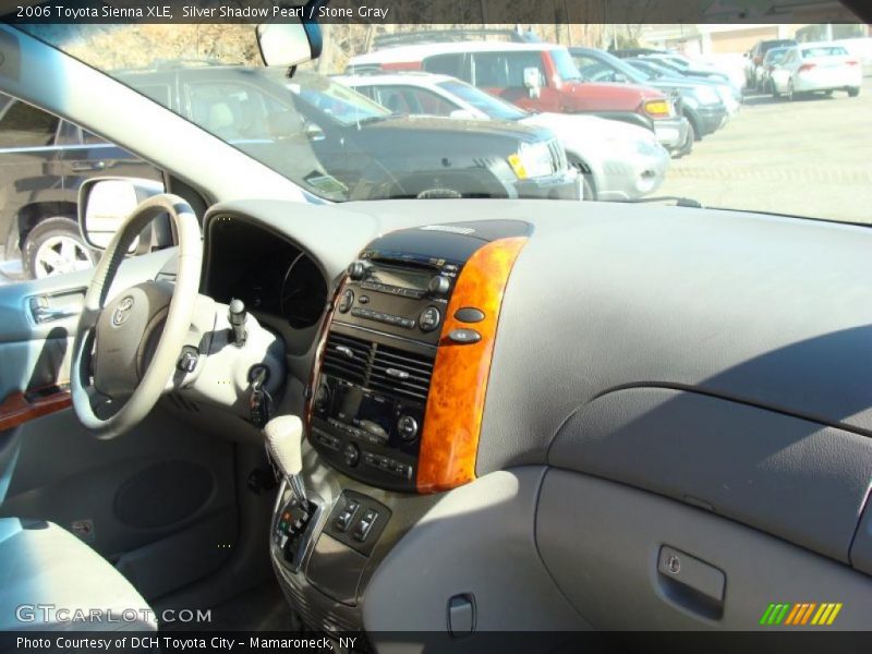 Silver Shadow Pearl / Stone Gray 2006 Toyota Sienna XLE