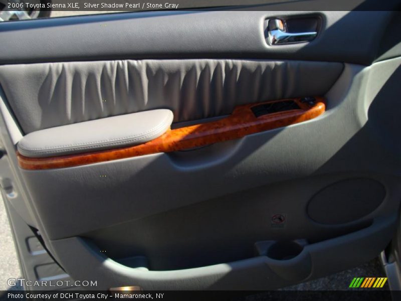 Silver Shadow Pearl / Stone Gray 2006 Toyota Sienna XLE