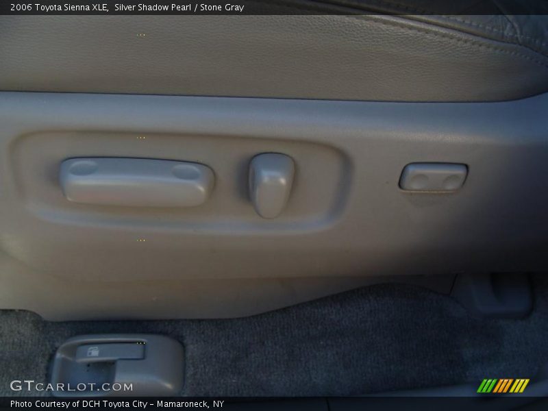 Silver Shadow Pearl / Stone Gray 2006 Toyota Sienna XLE