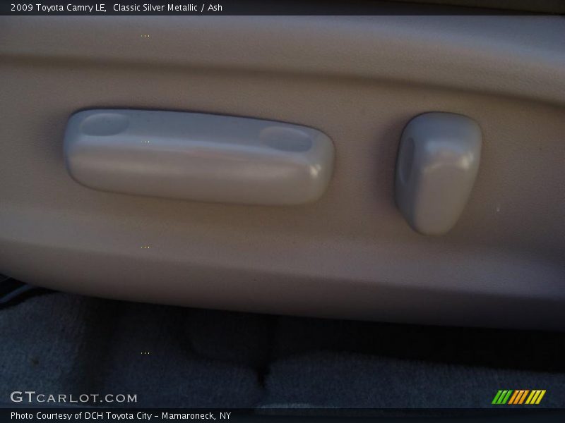 Classic Silver Metallic / Ash 2009 Toyota Camry LE