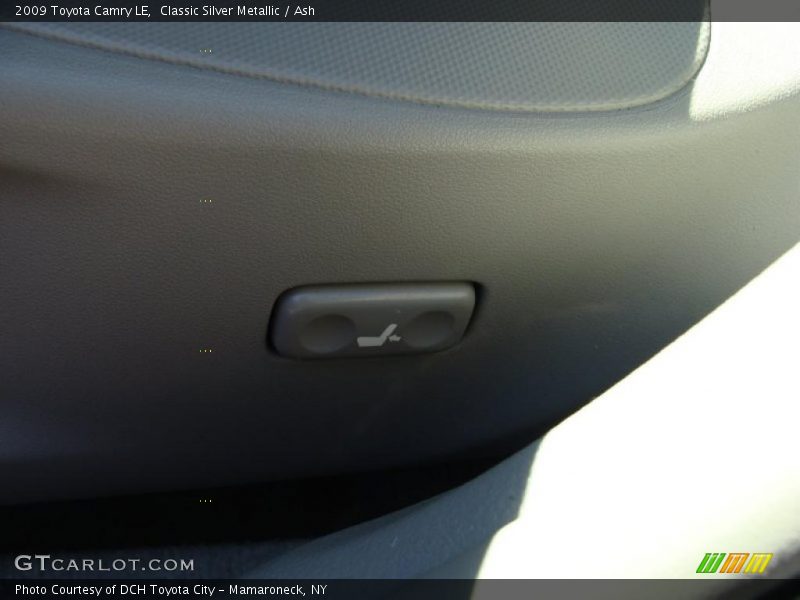 Classic Silver Metallic / Ash 2009 Toyota Camry LE