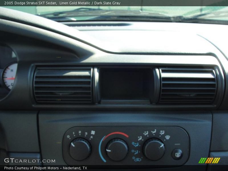 Linen Gold Metallic / Dark Slate Gray 2005 Dodge Stratus SXT Sedan