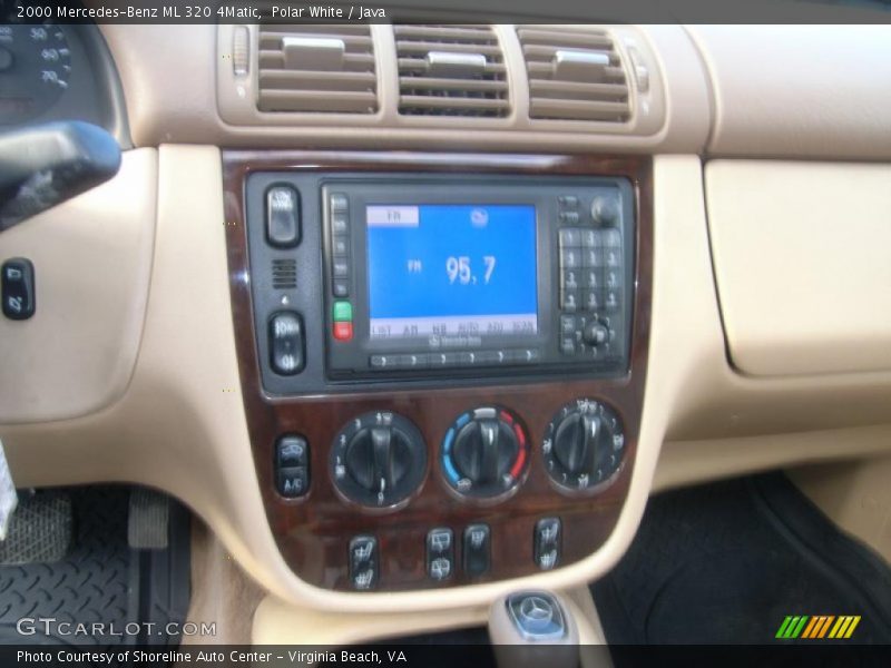 Polar White / Java 2000 Mercedes-Benz ML 320 4Matic