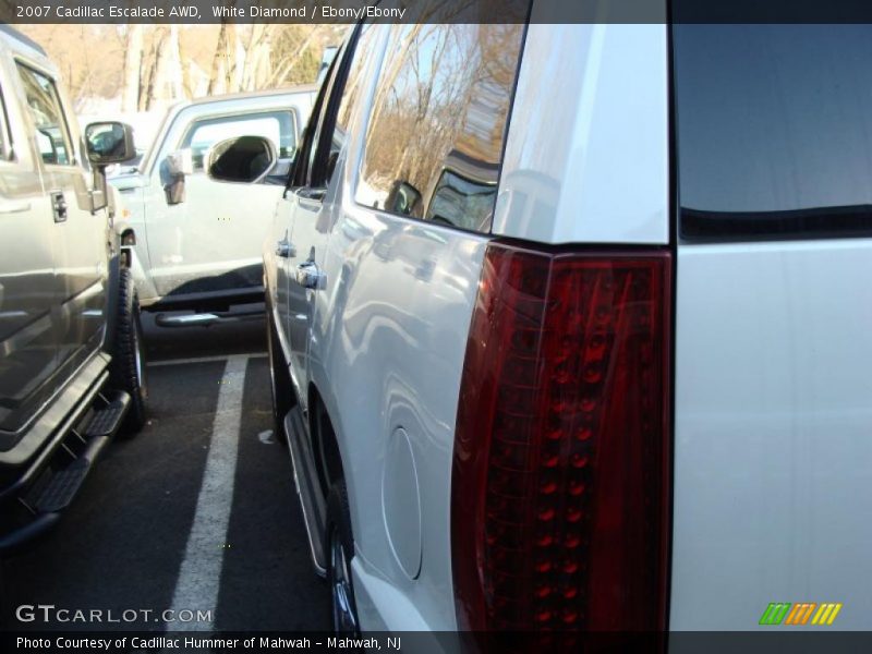 White Diamond / Ebony/Ebony 2007 Cadillac Escalade AWD