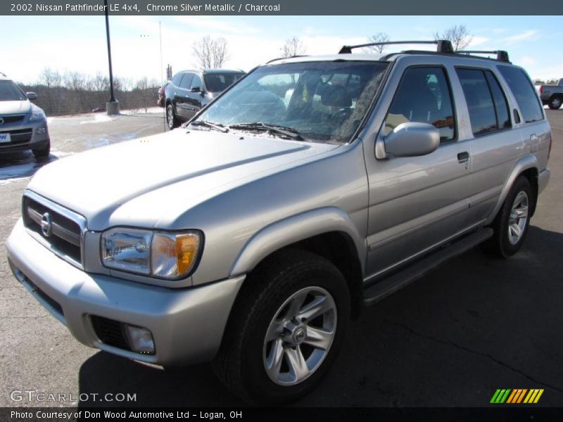 Chrome Silver Metallic / Charcoal 2002 Nissan Pathfinder LE 4x4