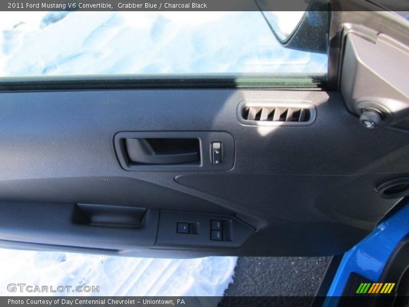Grabber Blue / Charcoal Black 2011 Ford Mustang V6 Convertible