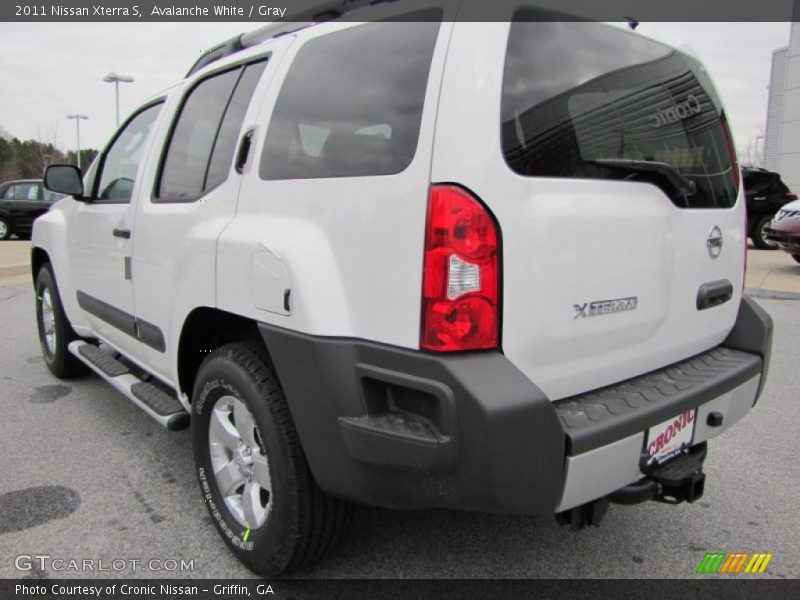 Avalanche White / Gray 2011 Nissan Xterra S