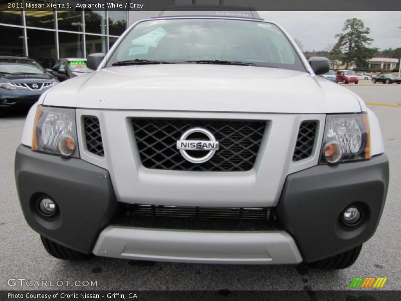 Avalanche White / Gray 2011 Nissan Xterra S