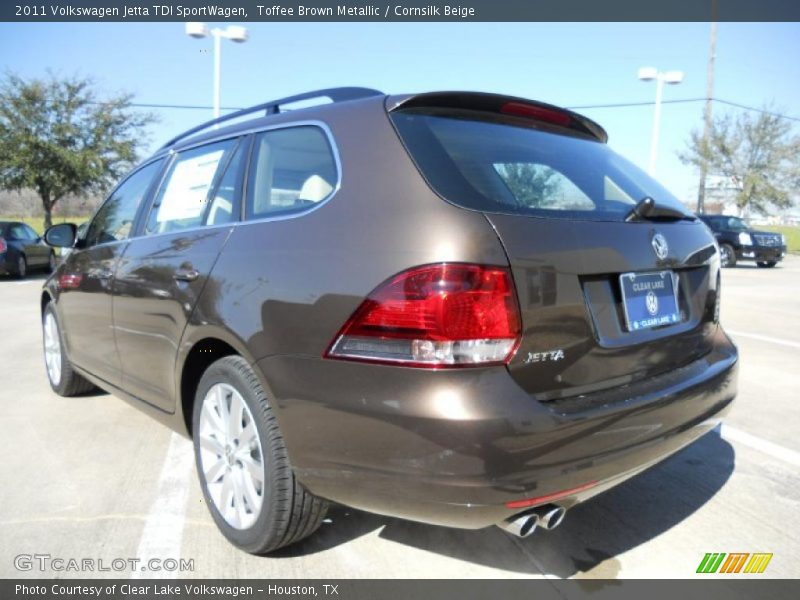 Toffee Brown Metallic / Cornsilk Beige 2011 Volkswagen Jetta TDI SportWagen