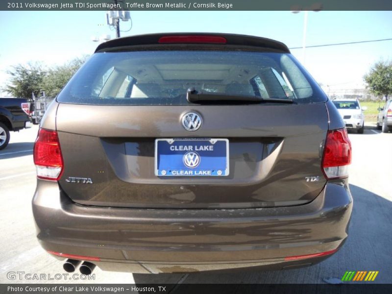 Toffee Brown Metallic / Cornsilk Beige 2011 Volkswagen Jetta TDI SportWagen