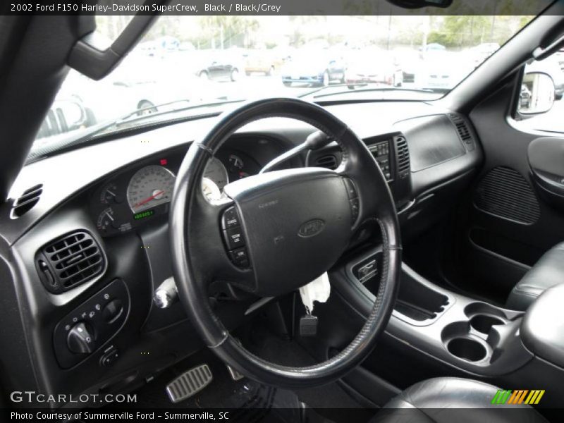 Dashboard of 2002 F150 Harley-Davidson SuperCrew