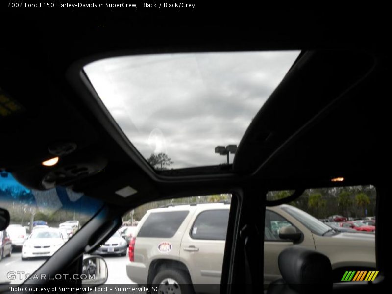 Sunroof of 2002 F150 Harley-Davidson SuperCrew