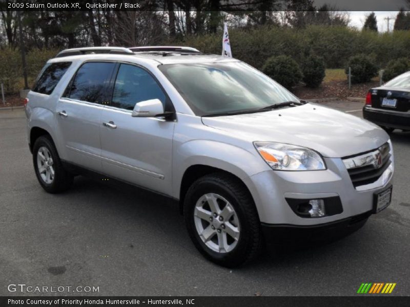Quicksilver / Black 2009 Saturn Outlook XR