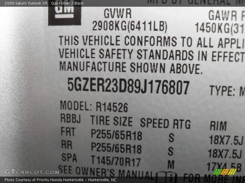 Quicksilver / Black 2009 Saturn Outlook XR