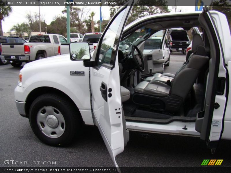 Oxford White / Medium Graphite 2004 Ford F150 XL Regular Cab