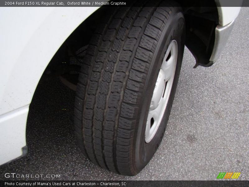 Oxford White / Medium Graphite 2004 Ford F150 XL Regular Cab
