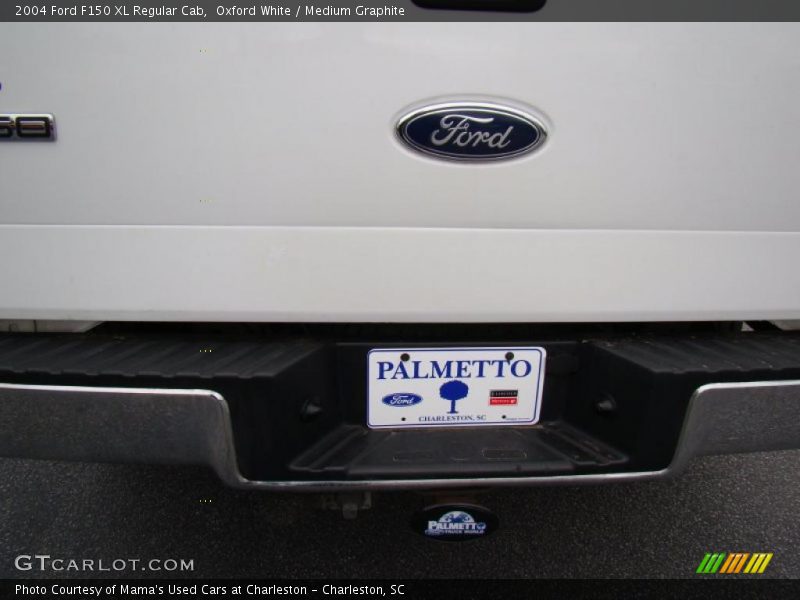 Oxford White / Medium Graphite 2004 Ford F150 XL Regular Cab