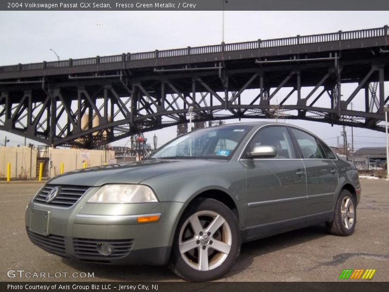 Fresco Green Metallic / Grey 2004 Volkswagen Passat GLX Sedan
