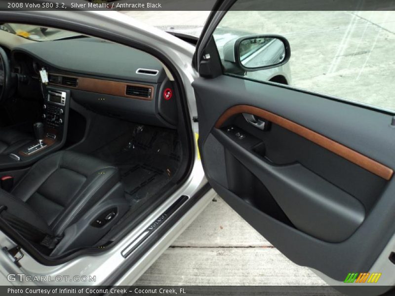 Silver Metallic / Anthracite Black 2008 Volvo S80 3.2