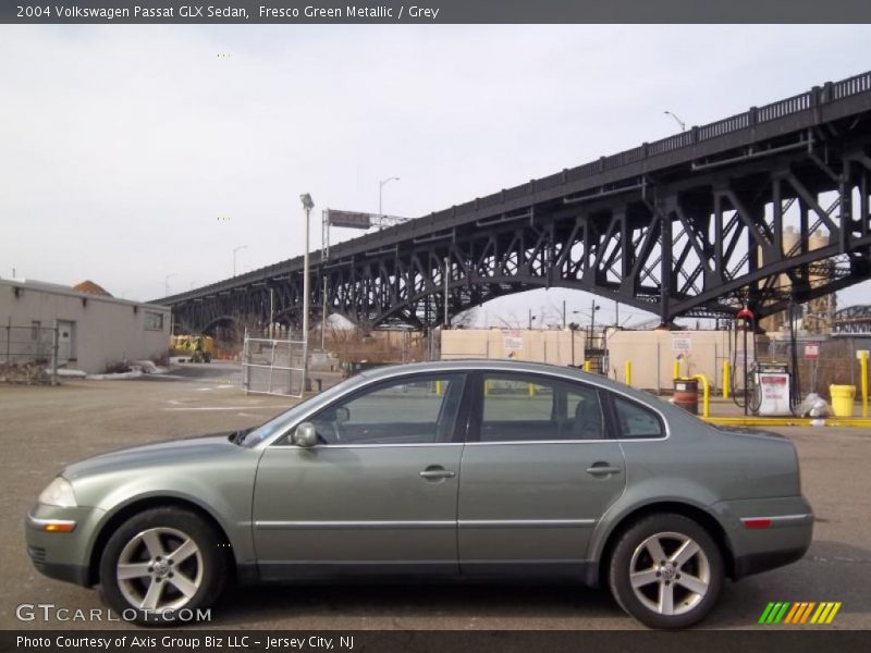 Fresco Green Metallic / Grey 2004 Volkswagen Passat GLX Sedan