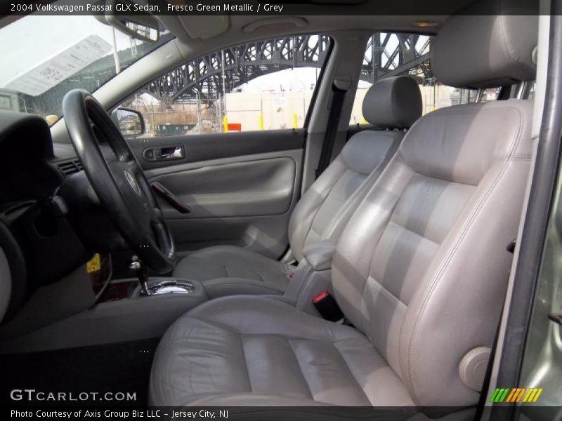 Fresco Green Metallic / Grey 2004 Volkswagen Passat GLX Sedan