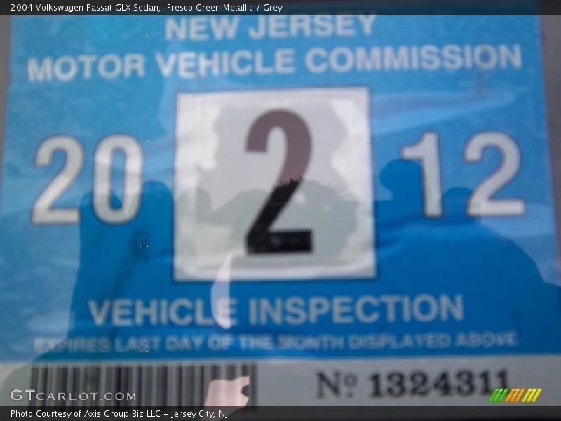 Fresco Green Metallic / Grey 2004 Volkswagen Passat GLX Sedan