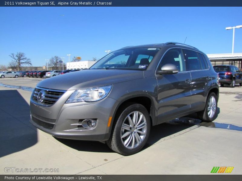 Alpine Gray Metallic / Charcoal 2011 Volkswagen Tiguan SE
