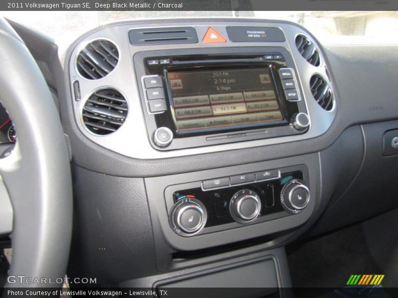 Deep Black Metallic / Charcoal 2011 Volkswagen Tiguan SE
