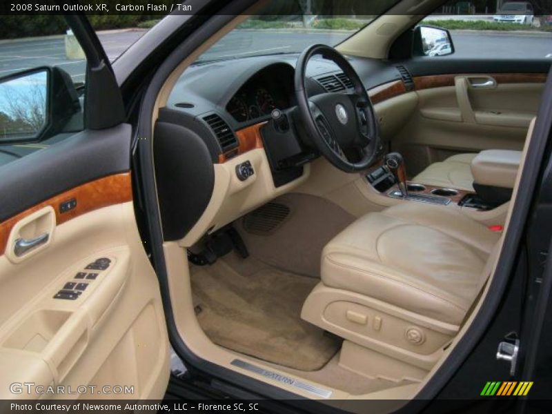  2008 Outlook XR Tan Interior