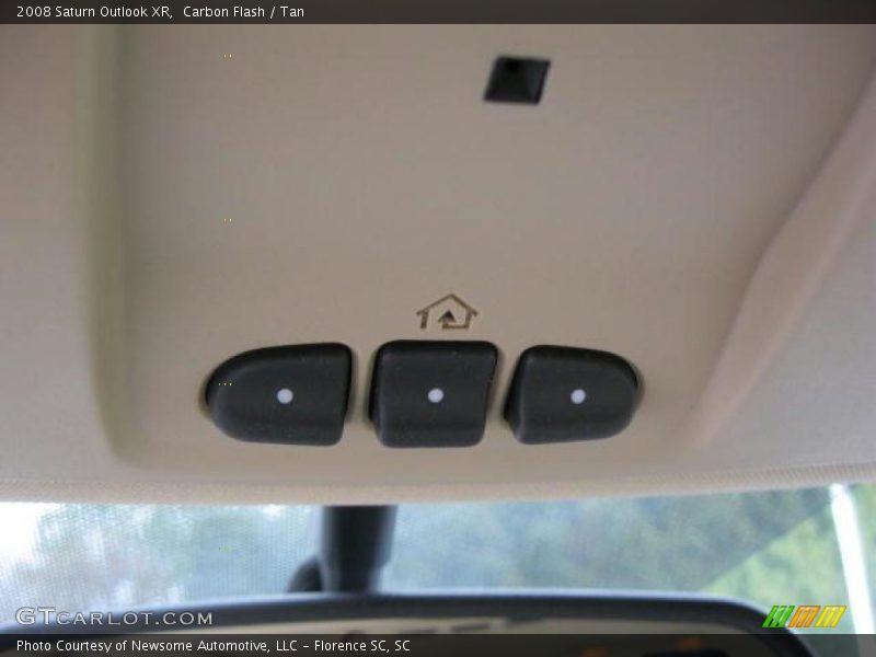 Carbon Flash / Tan 2008 Saturn Outlook XR